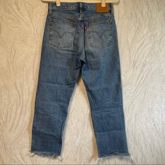 Levi's Wedgie Straight Ripped Jean in Market Street (Medium Wash) - Picture 3 of 7